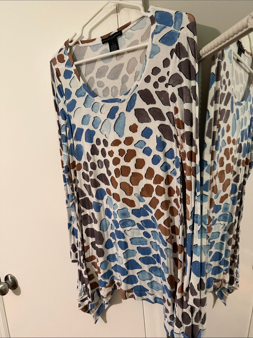 Grace Elements Stretchy  Spot Print Long Sleeve Top - Blue, Brown, Gray on White